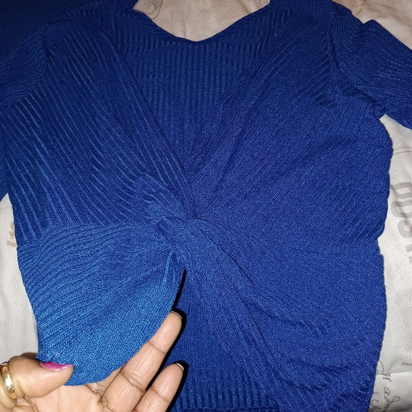 Sweater like blue cross front 2 piece size xl - Picture 2 of 3
